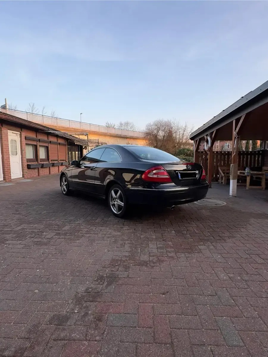 Gebraucht Mercedes CLK230 174 PS (127 kW) 2002 Schwarz Coupé