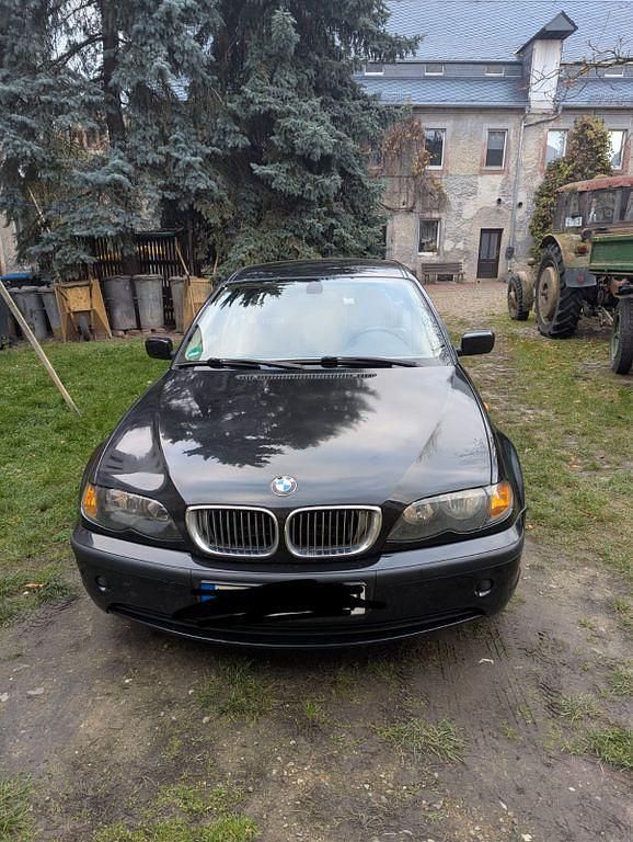 Schwarz Gebraucht 2003 BMW 318 Kombi | 1.750 € (Fairer Preis) - Bild 1/4