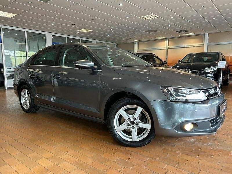 Gebraucht VW Jetta Highline 150 PS (110 kW) 2013 Grau Limousine
