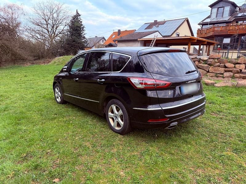 Gebraucht Ford S-MAX Titanium 210 PS (154 kW) 2017 Schwarz Van / Kleinbus