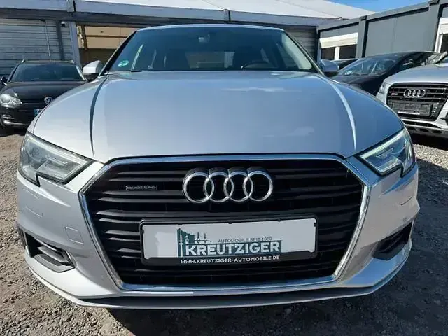 Gebraucht Audi A3 Sport 190 PS (139 kW) 2017 Andere Limousine