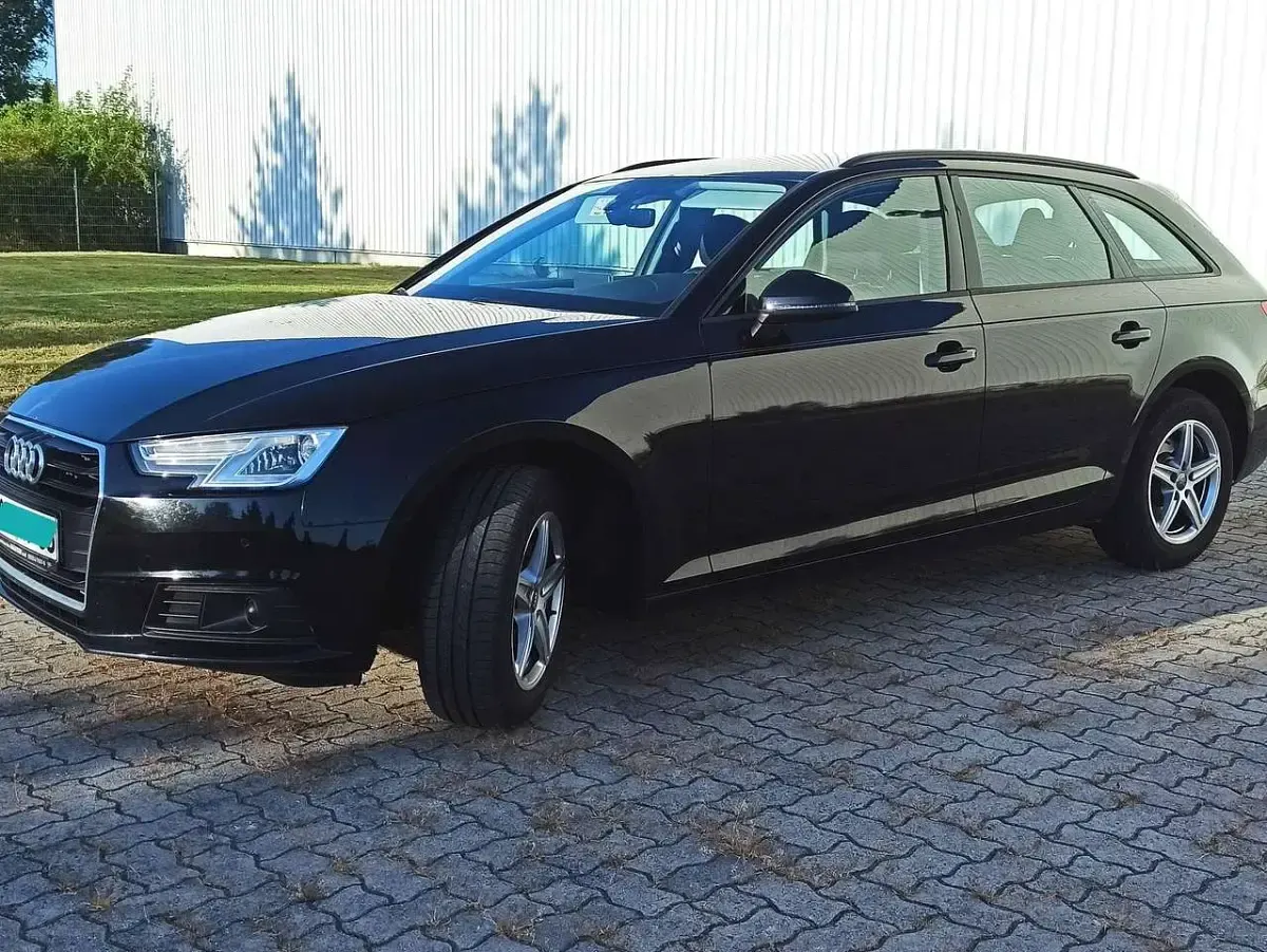 Gebraucht Audi A4 122 PS (89 kW) 2016 Schwarz Kombi