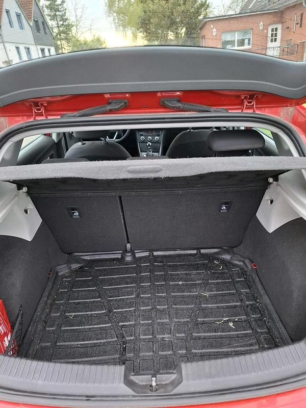 Second-hand Seat Leon 105 CP (77 kW) 2013 Roșu Hatchback