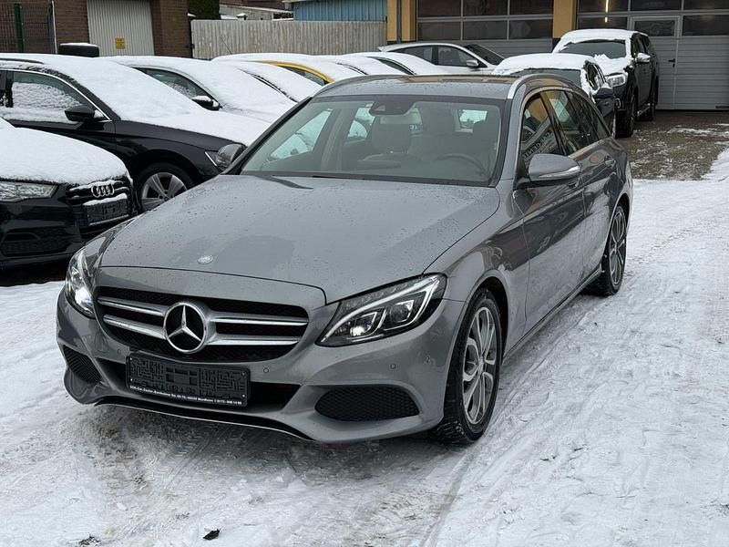 Gebraucht Mercedes C350e 211 PS (155 kW) 2015 Silber Kombi
