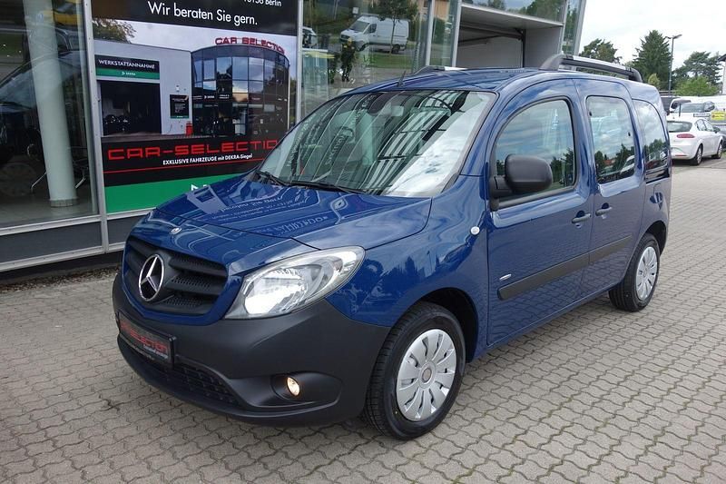 Blau Gebraucht 2017 Mercedes Citan 108 Kombi | 10.800 € (Teuer) - Bild 1/4