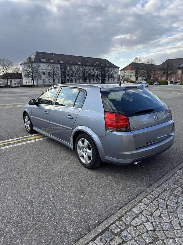 Gebraucht Opel Signum 150 PS (110 kW) 2005 Kleinwagen