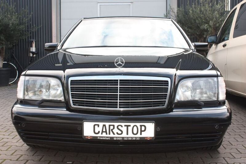 Obsidianschwarz metallic Gebraucht 1999 Mercedes S320 Limousine | 9.500 € - Bild 1/4
