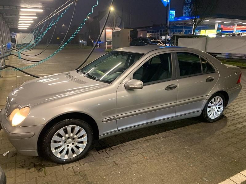 Gebraucht 2003 Mercedes C180 Limousine | 1.899 € - Bild 1/4