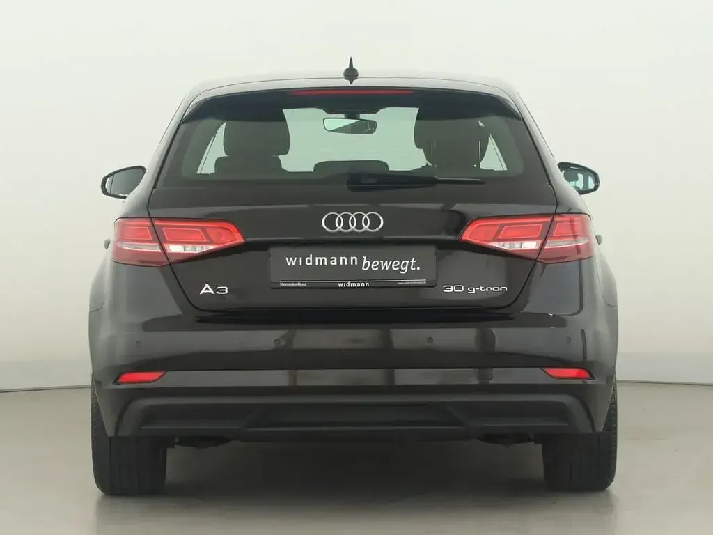 Gebraucht Audi A3 Comfort 131 PS (96 kW) 2020 Schwarz Limousine