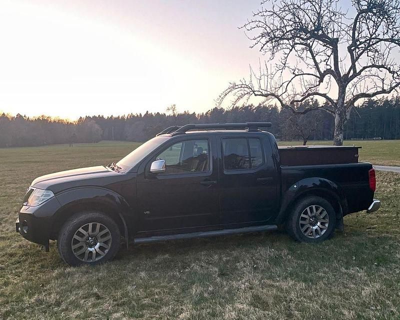 Gebraucht Nissan Navara 231 PS (169 kW) 2013 Schwarz Pickup