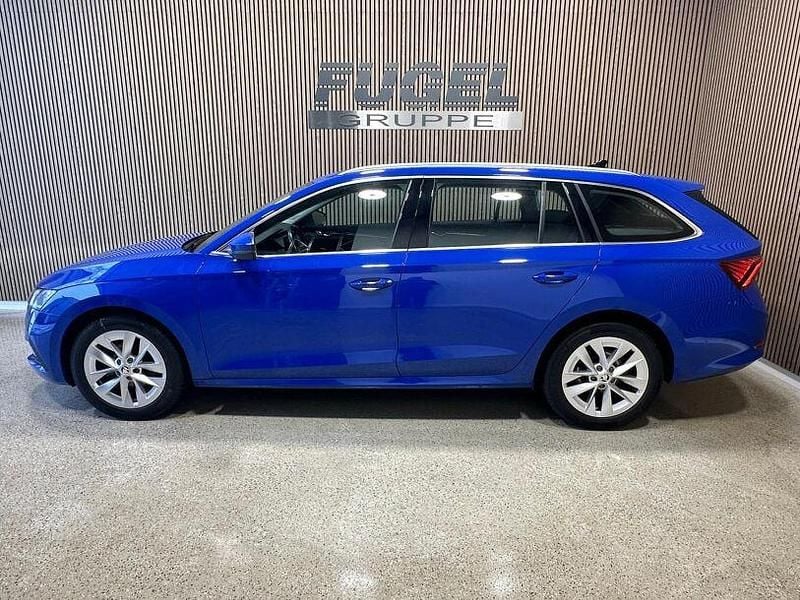 Gebraucht Skoda Octavia First Edition 150 PS (110 kW) 2020 Energy blau Kombi