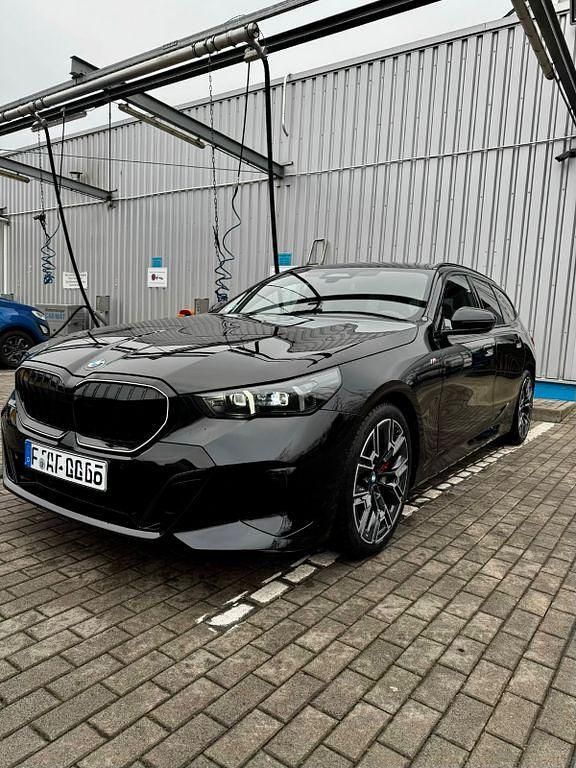 Gebraucht BMW 540 Shadowline 303 PS (222 kW) 2025 Schwarz Kombi