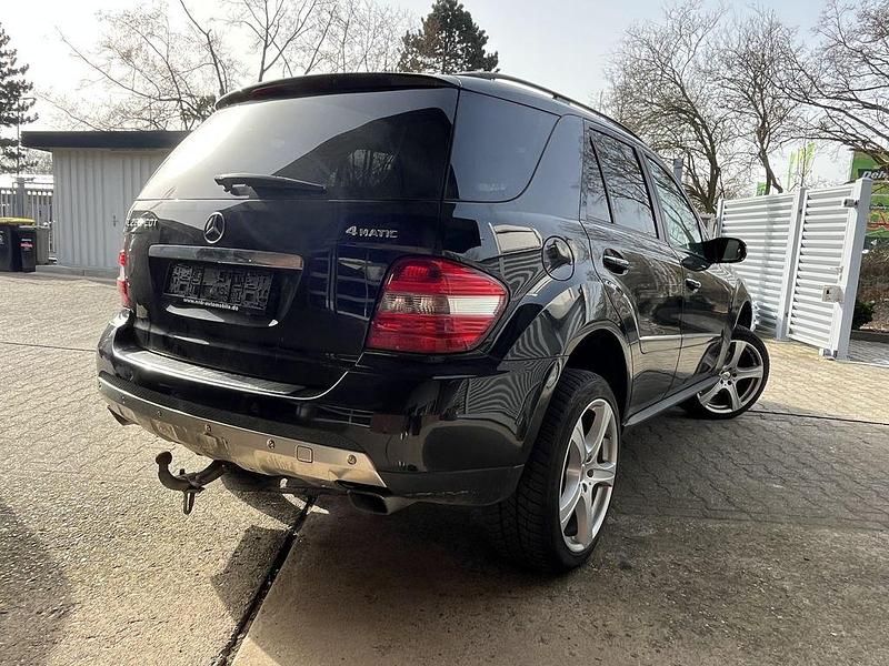 Gebraucht Mercedes ML280 190 PS (139 kW) 2007 Schwarz SUV