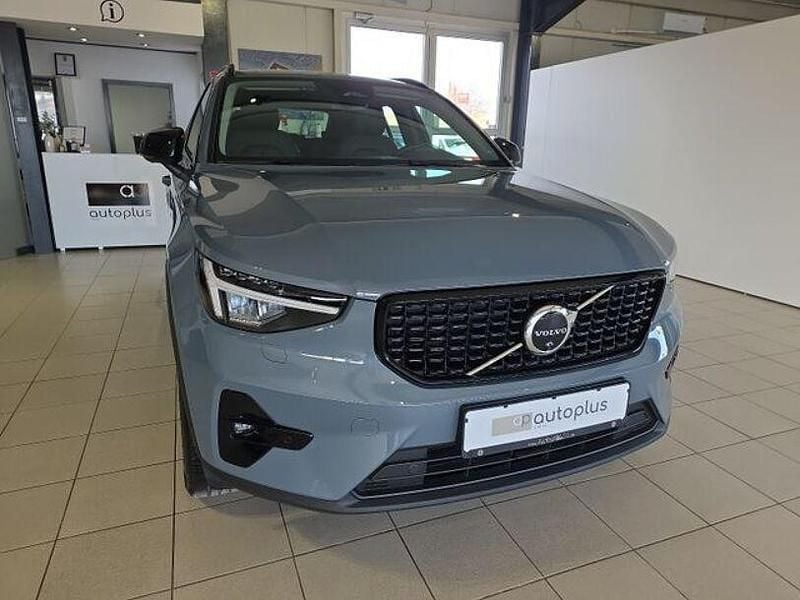 Gebraucht Volvo XC40 Plus 197 PS (144 kW) 2023 Thunder grey SUV