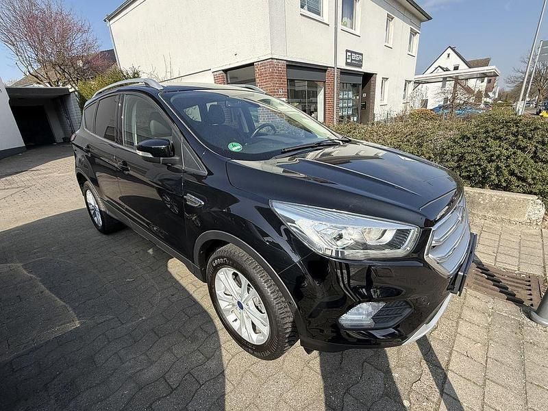 Gebraucht Ford Kuga Ambiente 150 PS (110 kW) 2018 Schwarz SUV