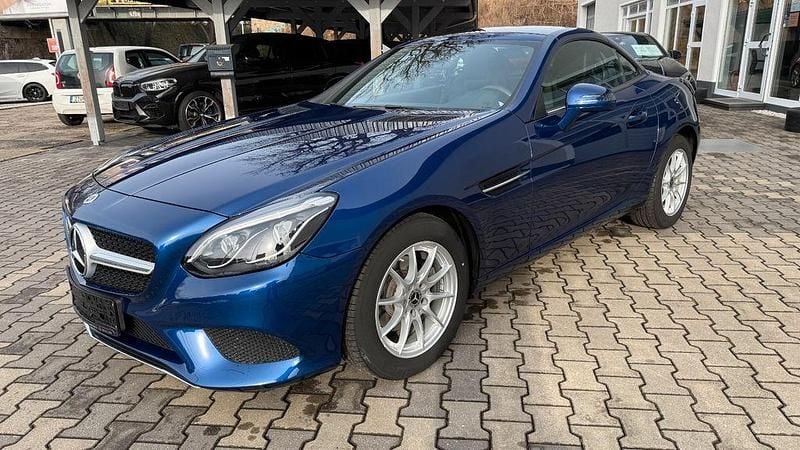 Gebraucht Mercedes SLC180 156 PS (114 kW) 2018 Blau Cabrio