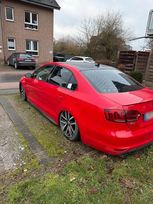 Gebraucht VW Jetta 211 PS (155 kW) 2014 Rot Limousine