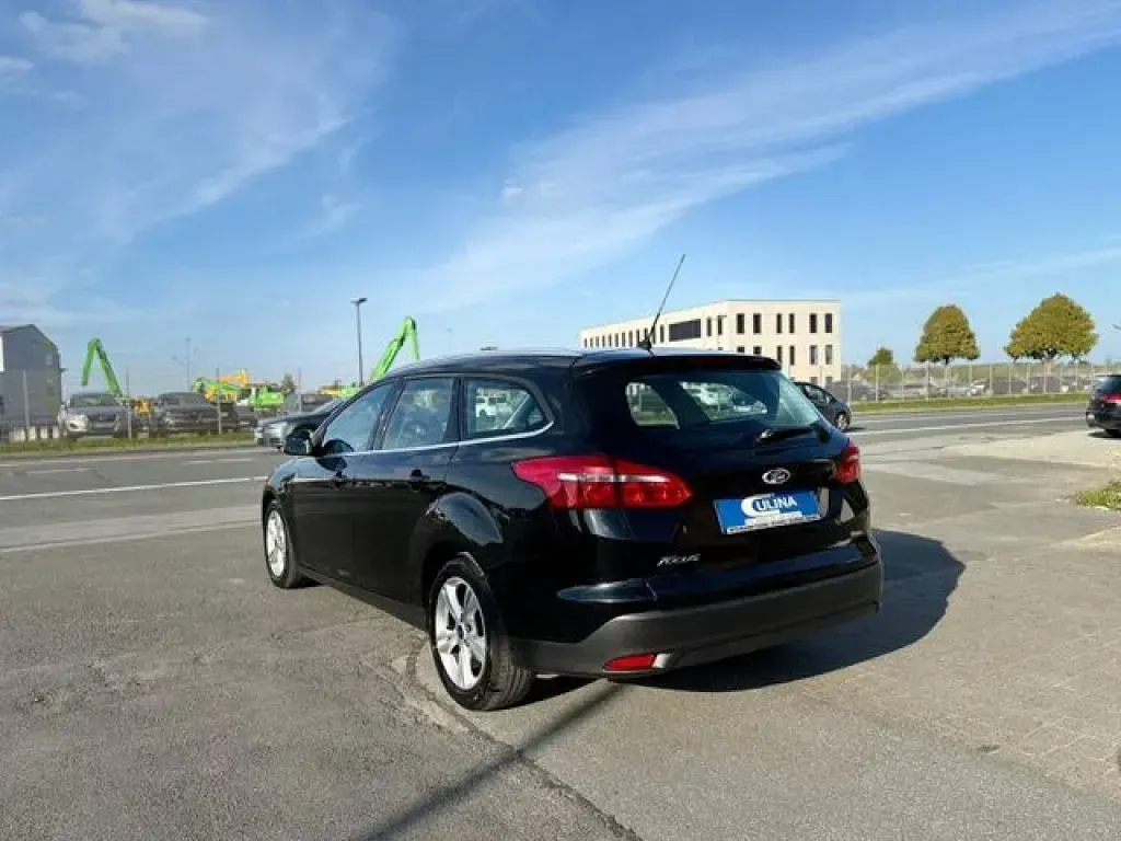 Gebraucht Ford Focus 125 PS (91 kW) 2015 Schwarz (metallic) Kombi