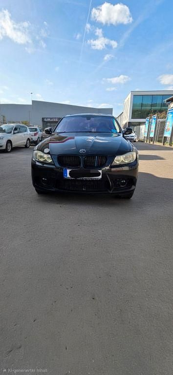 Gebraucht BMW 325 197 PS (144 kW) 2009 Schwarz Limousine
