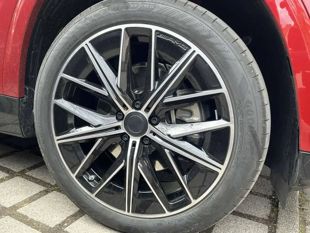 Gebraucht Mercedes GLB250 Premium 200 kW (272 PS) 2026 Rot SUV