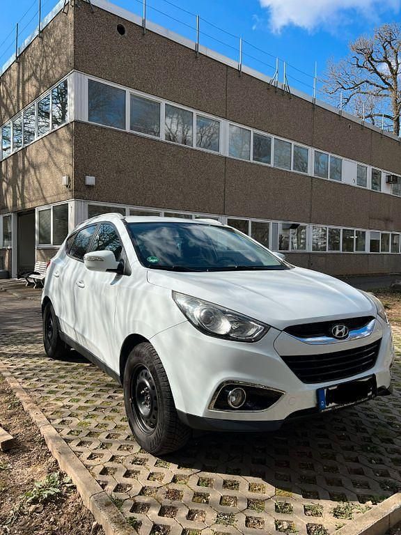 Weiß Gebraucht 2011 Hyundai ix35 Style SUV | 7.400 € (Fairer Preis) - Bild 1/4