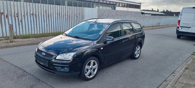 Schwarz Gebraucht 2008 Ford Focus Style Kombi | 2.350 € (Fairer Preis) - Bild 1/4
