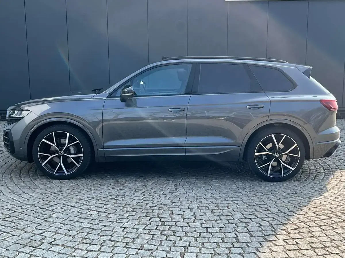 Neu VW Touareg Edition 286 PS (210 kW) 2026 Grau SUV
