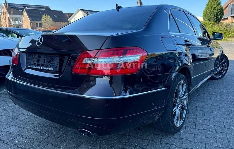 Gebraucht Mercedes E350 292 PS (214 kW) 2009 Braun Limousine