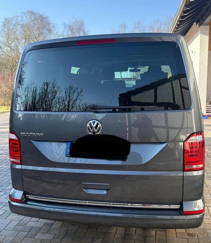 Gebraucht VW Multivan Highline 199 PS (146 kW) 2019 Grau Van