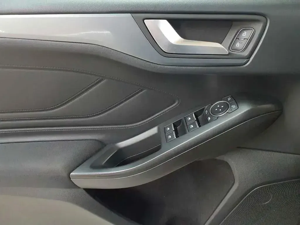 Gebraucht Ford Focus Active 150 PS (110 kW) 2020 Schwarz Limousine