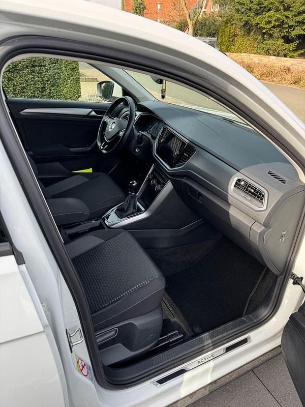 Gebraucht VW T-Roc Active 110 PS (80 kW) 2021 Weiß SUV