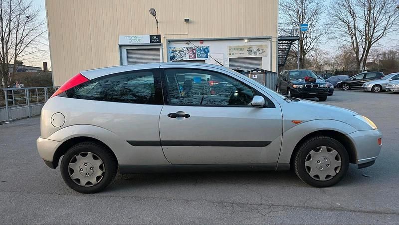 Gebraucht Ford Focus 75 PS (55 kW) 2001 Silber Kleinwagen