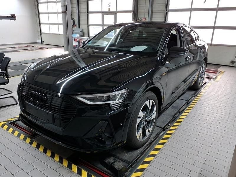 Mythosschwarz metallic Gebraucht 2022 Audi e-tron Sportback S-Line SUV | 33.520 € (Guter Preis) - Bild 1/1