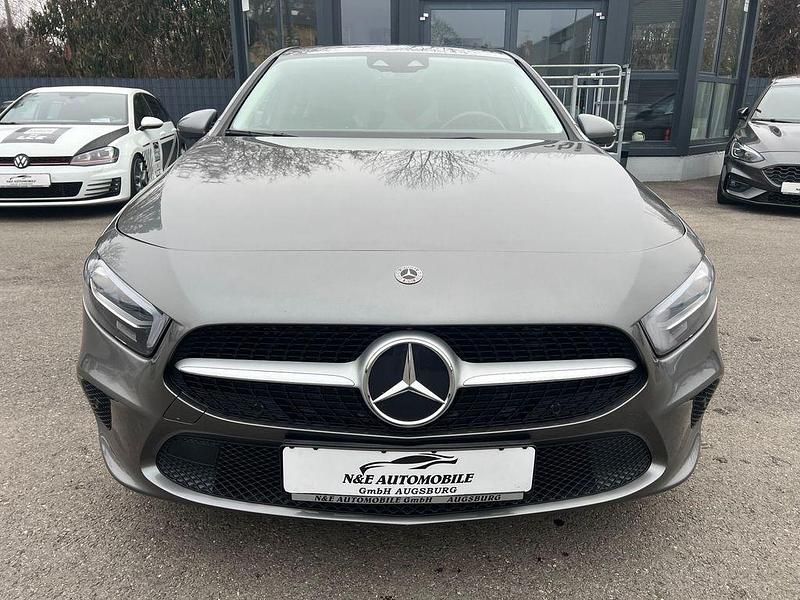 Gebraucht Mercedes A200 150 PS (110 kW) 2020 Braun Limousine
