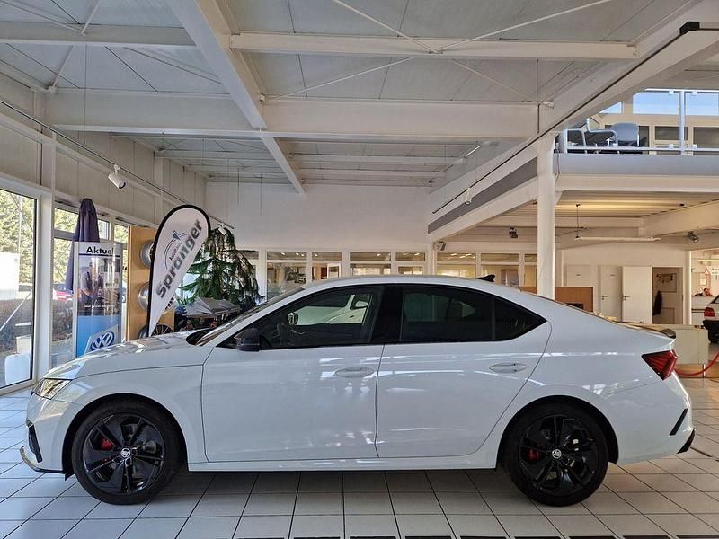 Gebraucht Skoda Octavia RS 200 PS (147 kW) 2023 Weiß Limousine