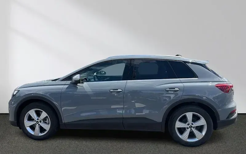 Gebraucht Audi Q4 e-tron Comfort 150 kW (204 PS) 2023 Kieselgrau SUV