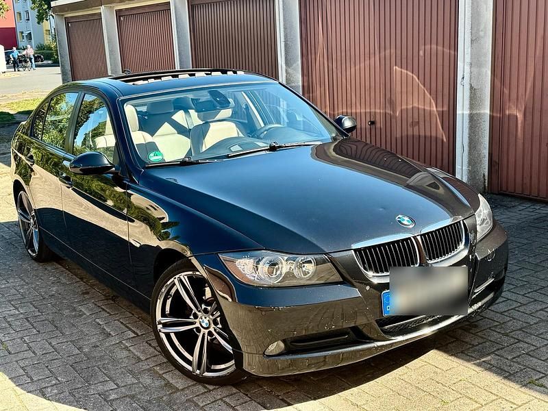 Schwarz Gebraucht 2006 BMW 318 Limousine | 3.900 € (Fairer Preis) - Bild 1/4