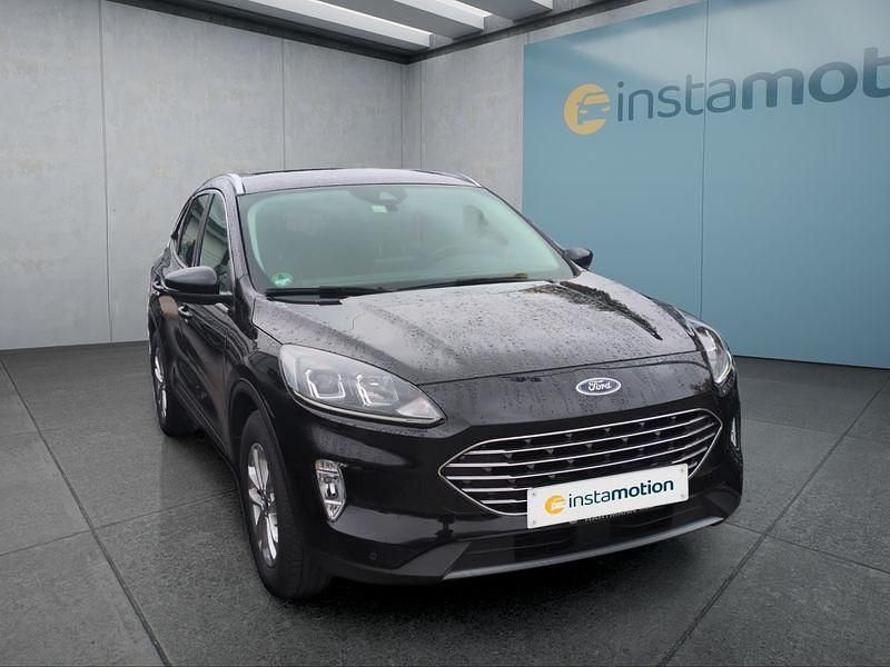 Gebraucht Ford Kuga Titanium 150 PS (110 kW) 2022 Schwarz SUV