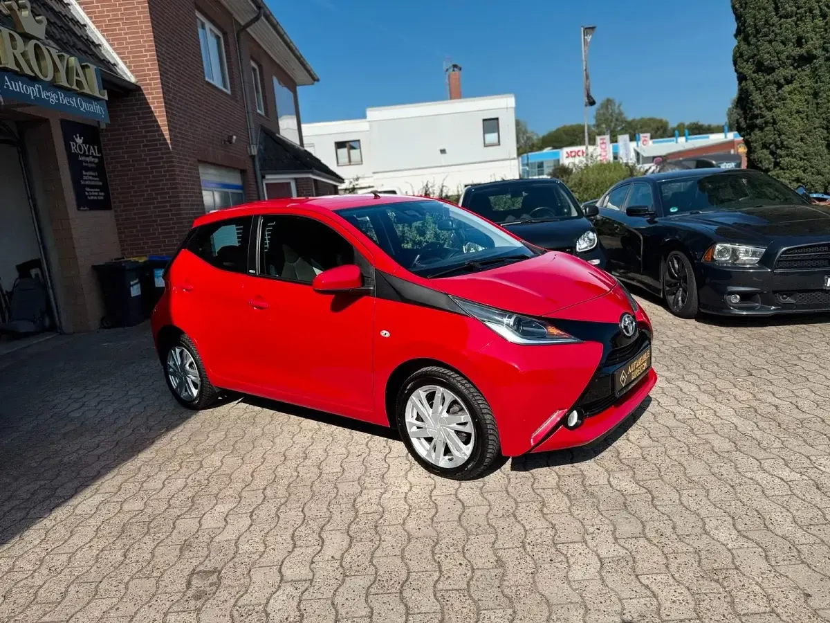 Gebraucht Toyota Aygo Edition-S 69 PS (50 kW) 2016 Rot Kleinwagen