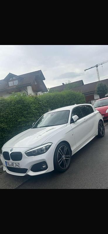 Weiß Gebraucht 2017 BMW 118 M Sport Kleinwagen | 17.000 € (Fairer Preis) - Bild 1/4