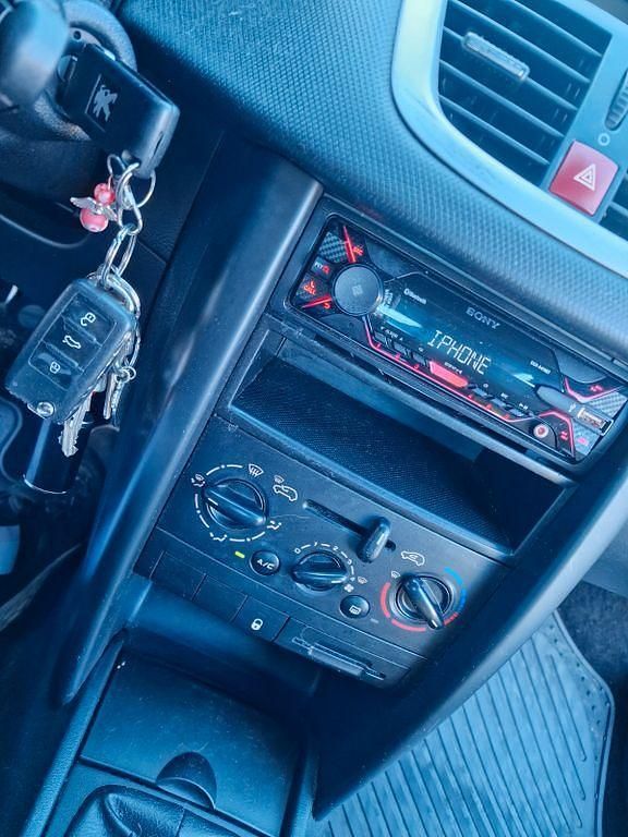 Gebraucht Peugeot 207 73 PS (53 kW) 2009 Schwarz Limousine