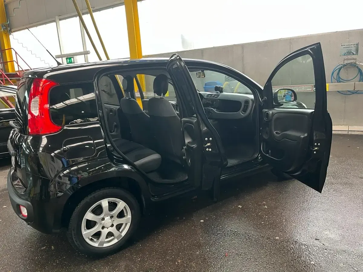 Używany Fiat Panda 69 KM (50 kW) 2018 Czarny Hatchback