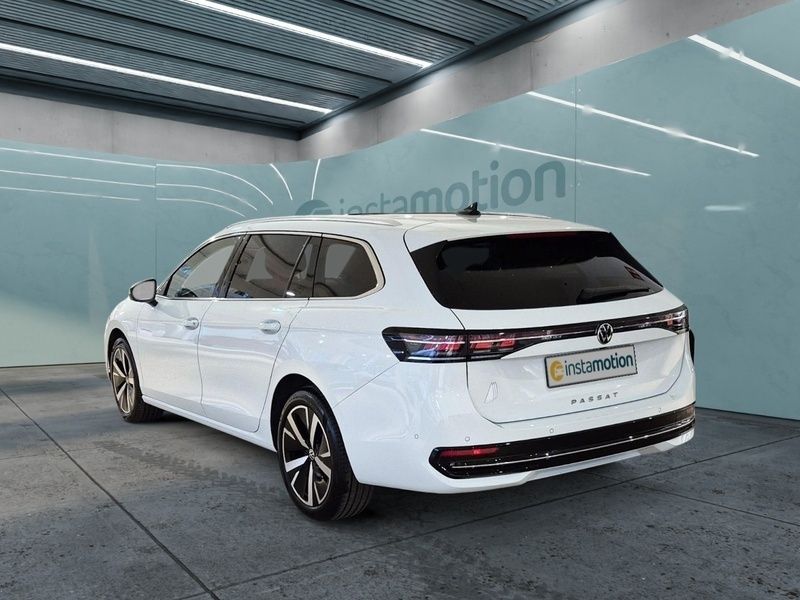 Gebraucht VW Passat Elegance 150 PS (110 kW) 2024 Weiß Kombi