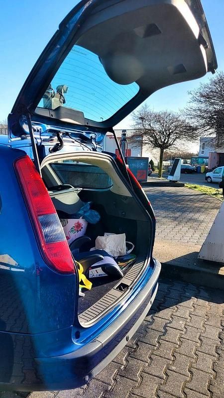 Gebraucht Ford Focus Titanium 125 PS (91 kW) 2007 Blau Limousine