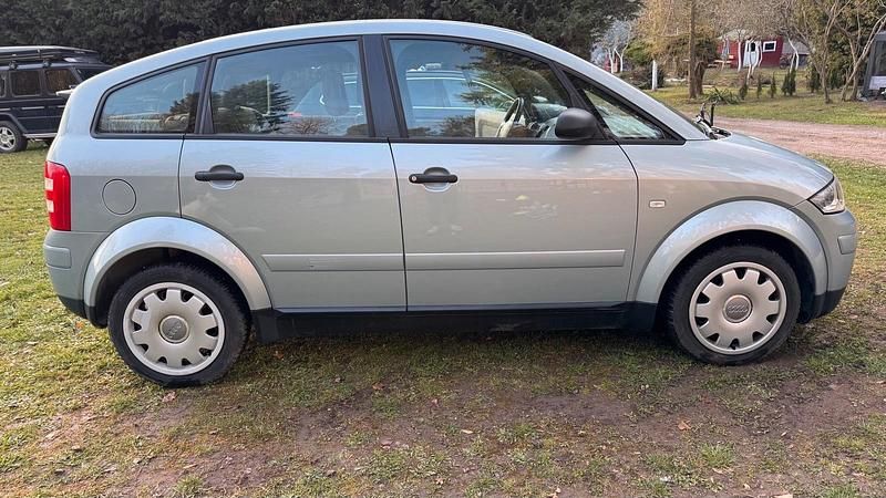 Usata Audi A2 75 CV (55 kW) 1990 Grigio Utilitaria