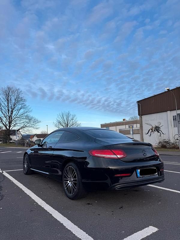 Gebraucht Mercedes E250 204 PS (150 kW) 2018 Schwarz Coupé