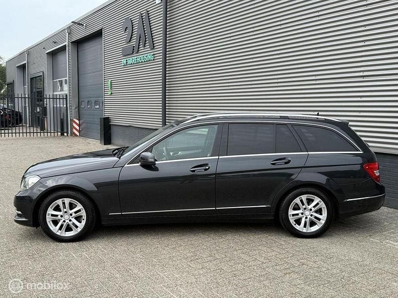 Gebraucht Mercedes C200 Avantgarde 136 PS (100 kW) 2013 Schwarz Kombi