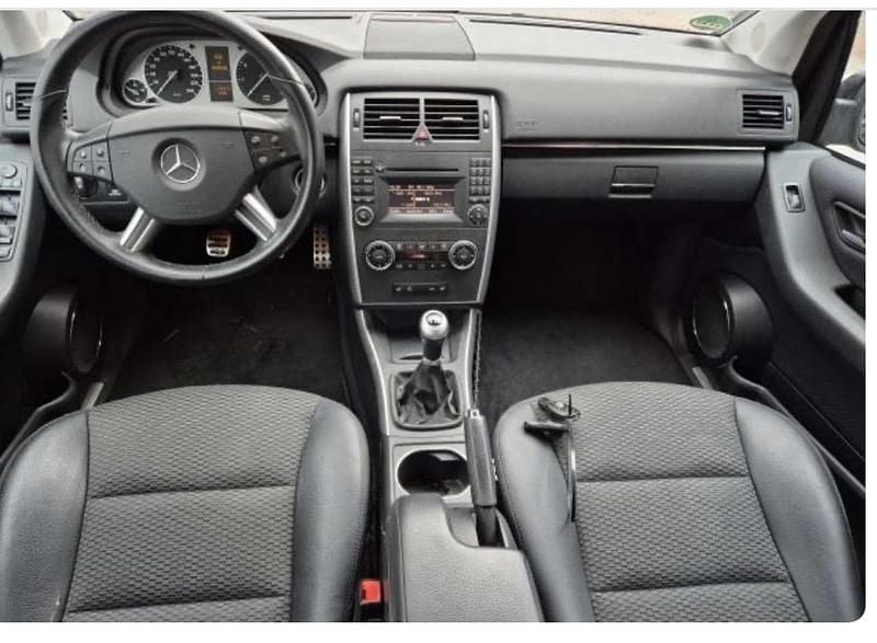 Gebraucht Mercedes B180 116 PS (85 kW) 2010 Van / Kleinbus
