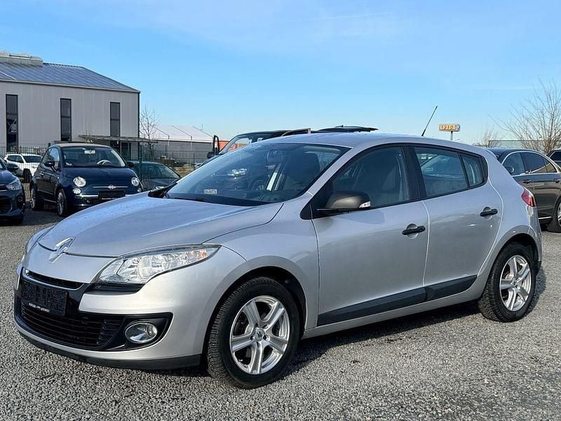 Silber Gebraucht 2012 Renault Mégane Limousine | 4.950 € (Guter Preis) - Bild 1/4