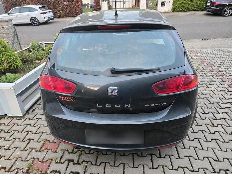 Usata Seat Leon 105 CV (77 kW) 2011 Nero Utilitaria